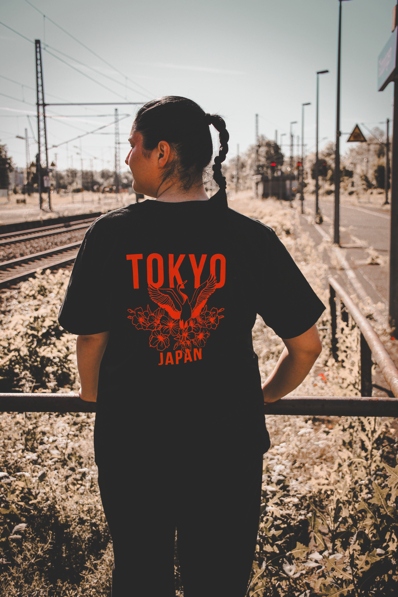 Rückansicht des Kurokai T-Shirts Tokyo Crane
